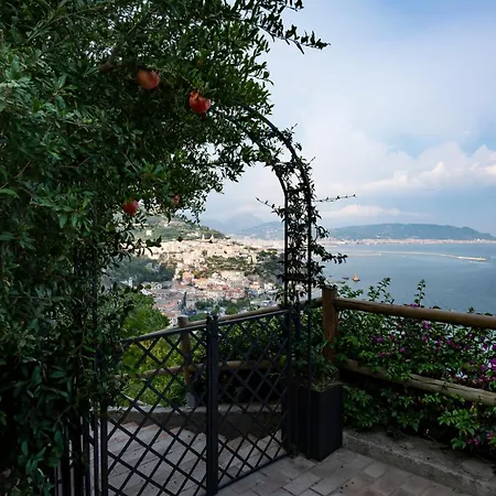 Kemi Luxury Πανσιόν *
